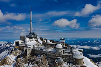 Le Pic du Midi de Bigorre - Panoramic view at the top of the Pyrénées